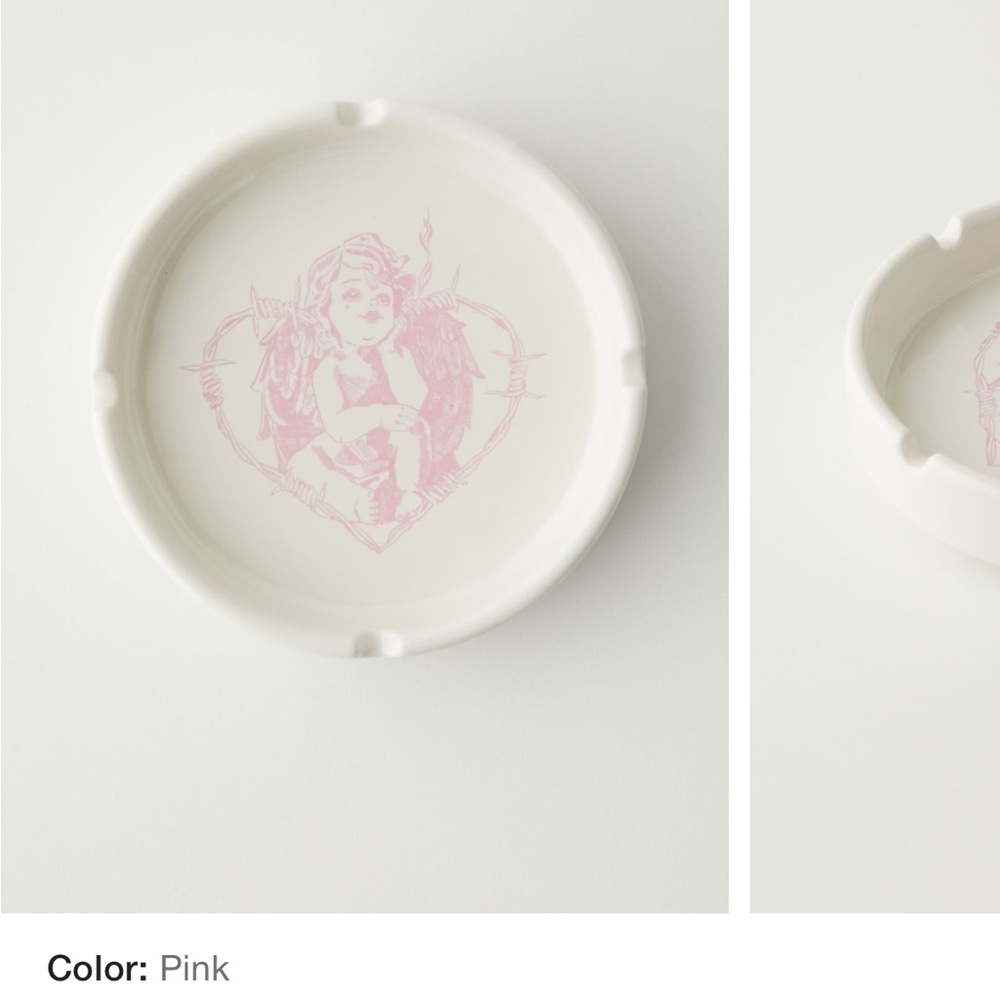 2/$20 NWOT URBAN OUTFITTERS Charlie Printed Ashtray